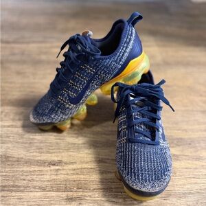 Nike VaporMax Flynit 3 in College Navy Orange